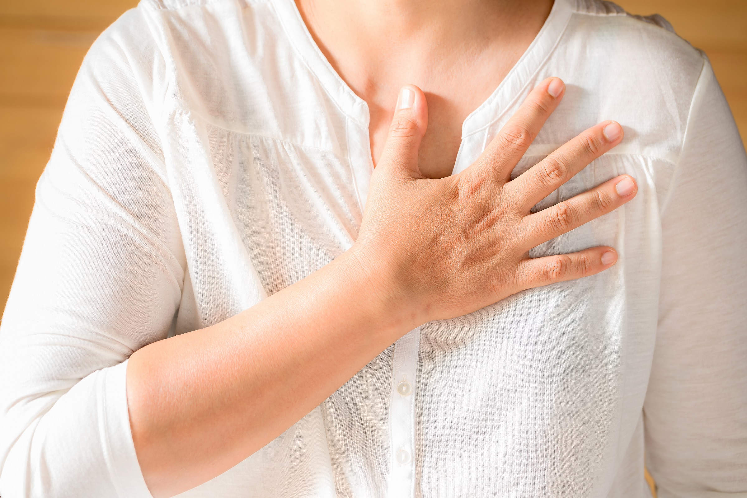 Một số bệnh về tim mạch có thể gây ra chứng đau đầu kèm buồn nôn và chóng mặt