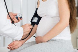 Huyết áp cao có thể tăng thêm nguy biến chứng sau sinh