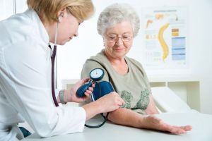 Chỉ số huyết áp cao ở người cao tuổi là mức trên