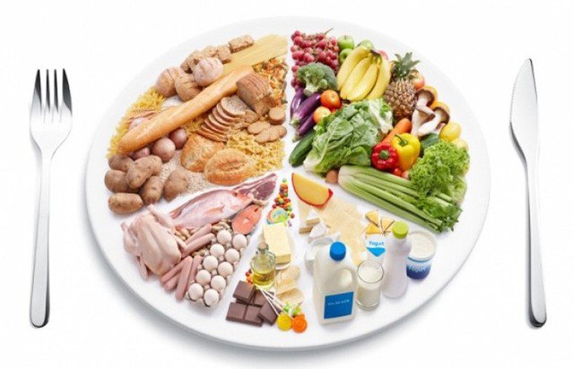 Chế độ ăn giàu dinh dưỡng, rau củ quả và ít muối phù hợp với người tăng huyết áp